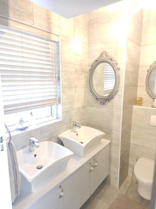 Cape Town, Sea Point, Beautiful 2 Bedroom Apartment @Tucked Away Exterior photo
